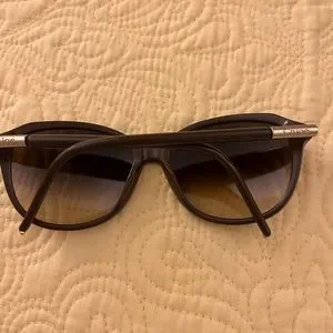 Chloe Brown CL2253 Sunglasses with Case Chloe Brown CL2253 Sunglasses with Case main image 4